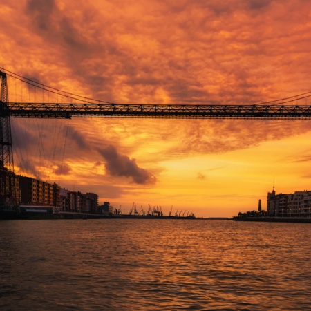 Pont Bizkaia au-dessus du Nervión à Bilbao