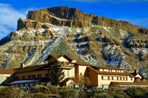 Veduta esterna del Parador de Cañadas del Teide