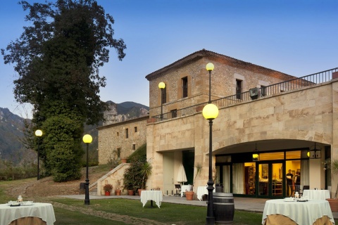 Vista exterior del Parador de Cangas de Onís