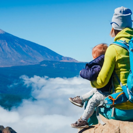 Familia en el Parque Nacional del Teide