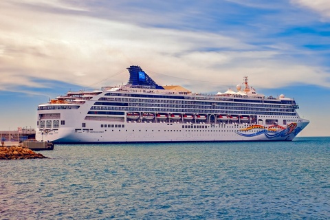 Norwegisches Kreuzfahrtschiff in Málaga