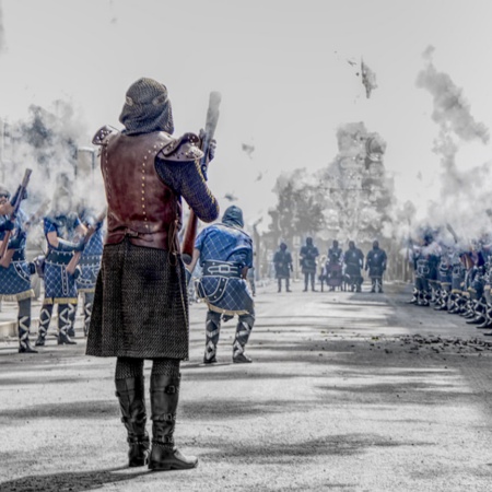 Tiradores cristianos en la fiestas de moros y cristianos de Elda, Alicante