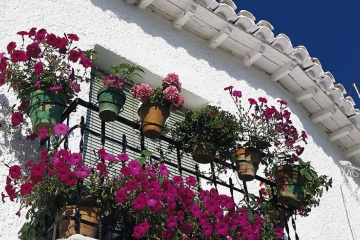 Detail eines Balkons aus Capileira in der Gegend La Alpujarra (Granada, Andalusien)