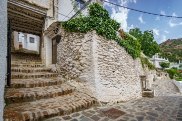 Rua de Capileira, na área de La Alpujarra (Granada, Andaluzia)