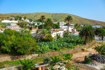 Plac centralny w Betancuria (Fuerteventura, Wyspy Kanaryjskie)