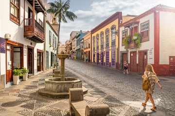 Uma rua de Santa Cruz de la Palma, na ilha de La Palma (Ilhas Canárias)