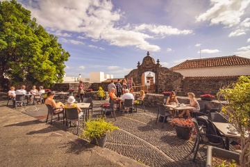 Terrazas en Santa Cruz de la Palma en la Isla de La Palma, Islas Canarias