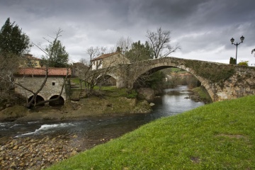 El río Miera a su paso por Liérganes (Cantabria)