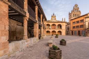 Plaza Mayor w Ayllón (Segowia, Kastylia-León)