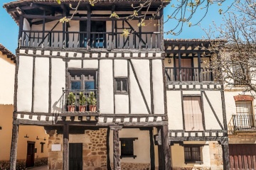 Maisons traditionnelles à Covarrubias (province de Burgos, Castille-León)