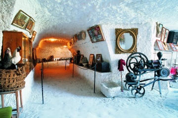 Cuevas del Diablo (Teufelshöhlen) in Alcalá del Júcar. Albacete, Kastilien-La Mancha