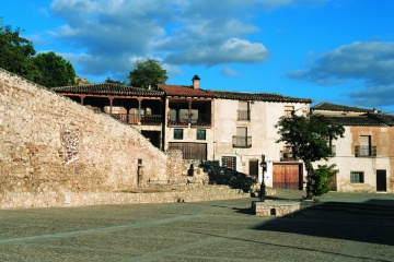 Plaza del Arcipreste Square, in Hita (Guadalajara, Castilla-La Mancha)