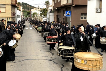 Processione con tamburi durante la Settimana Santa di Híjar, a Teruel (Aragona)