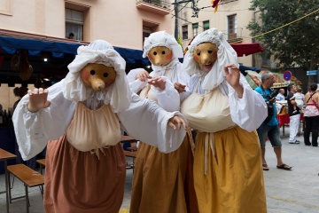  Uliczna atmosfera Tortosy (Tarragona, Katalonia) podczas Festa del Renaixement