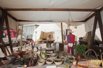 Gemüsestände auf dem Renaissance-Fest in Tortosa (Tarragona, Katalonien)