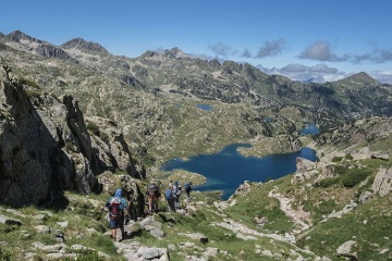 Zejście do stawu Obago w Parku Narodowym Aigüestortes i Estany de Sant Maurici