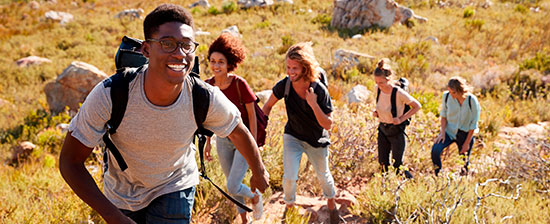 Excursionistas fazendo um roteiro