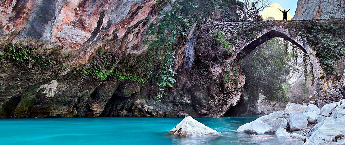 Brücke über den Fluss Cares, Asturien