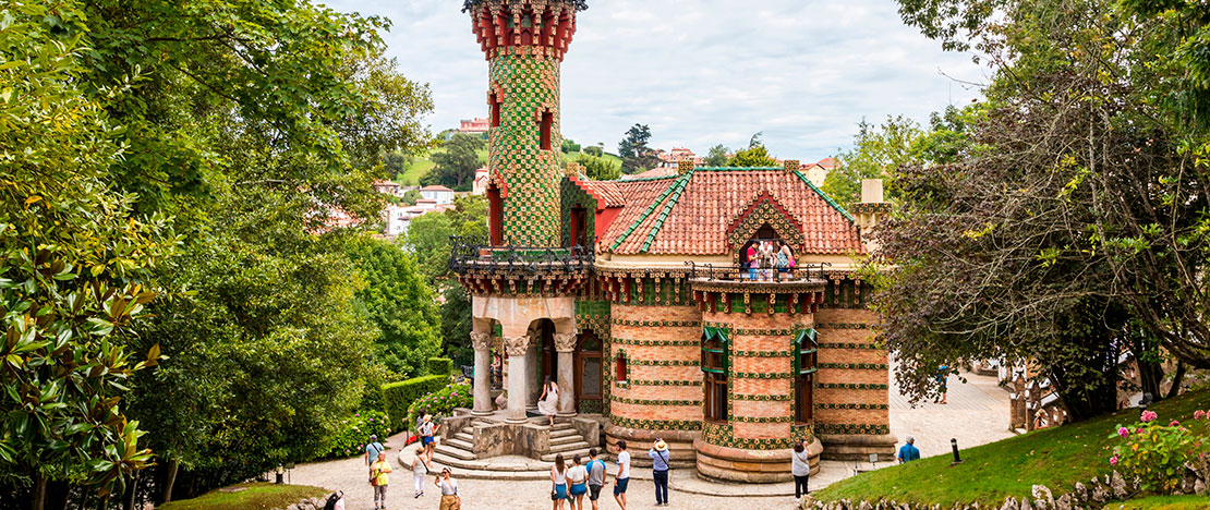 „El Capricho” Gaudiego w Comillas, Kantabria