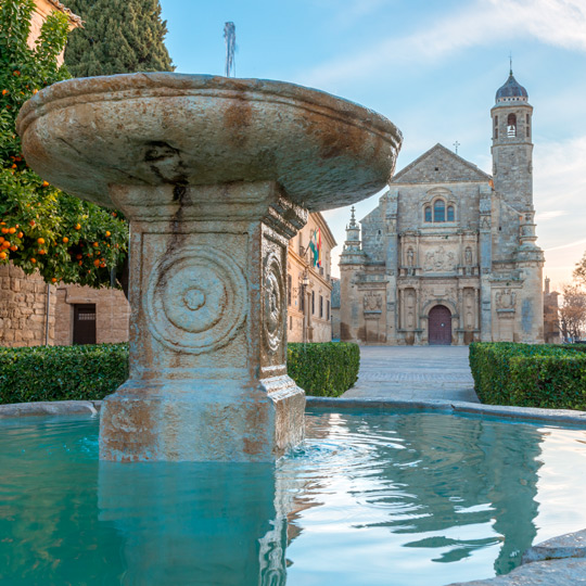 Blick vom Innenhof der Kapelle von El Salvador in Úbeda, Jaén.