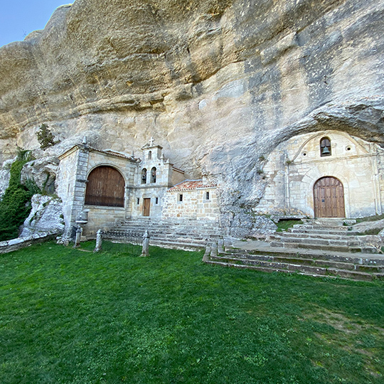 Kirche in den Felsen des Ojo Guareña, Burgos