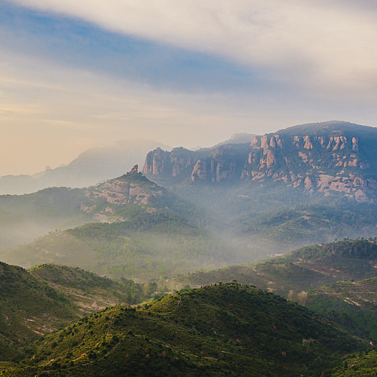 Vista do Parque Natural de Sant Llorenç del Munt i l'Obac, em Barcelona, Catalunha