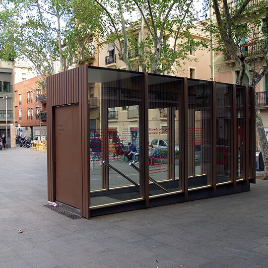 Entrada al refugio antiaéreo de la plaza del Diamante, Barcelona