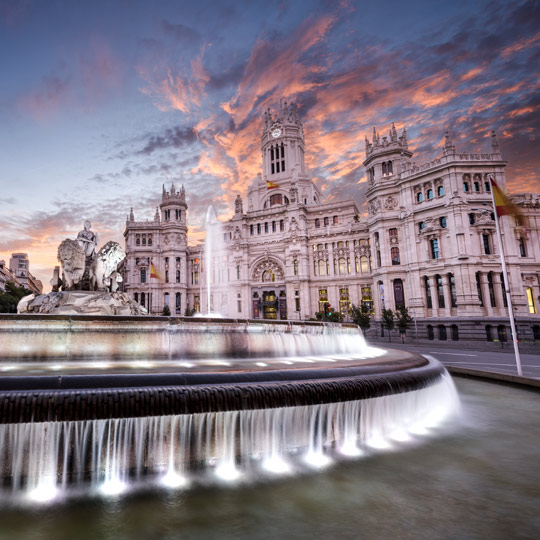 Fontaine de Cibeles et bâtiment de CentroCentro Madrid