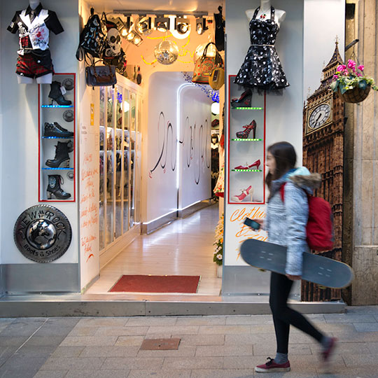 Schaufenster in der Calle Fuencarral, Madrid