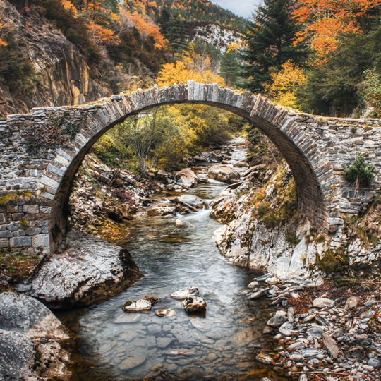 Puente románico de Isaba, Valle de Roncal, Navarra