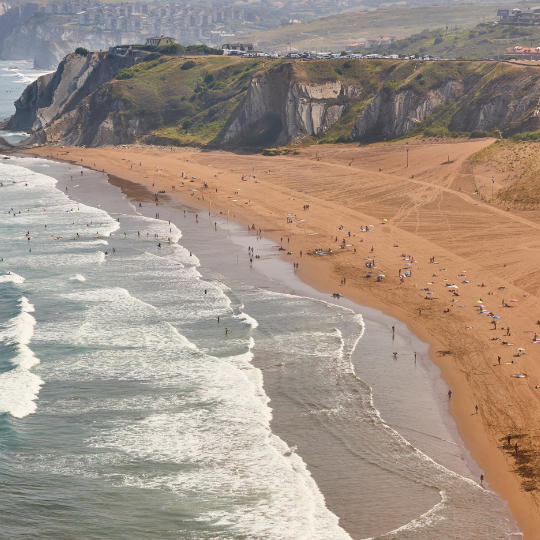 Spiaggia di Barinatxe, tra i comuni di Sopelana e Getxo a Bizkaia, Paesi Baschi.