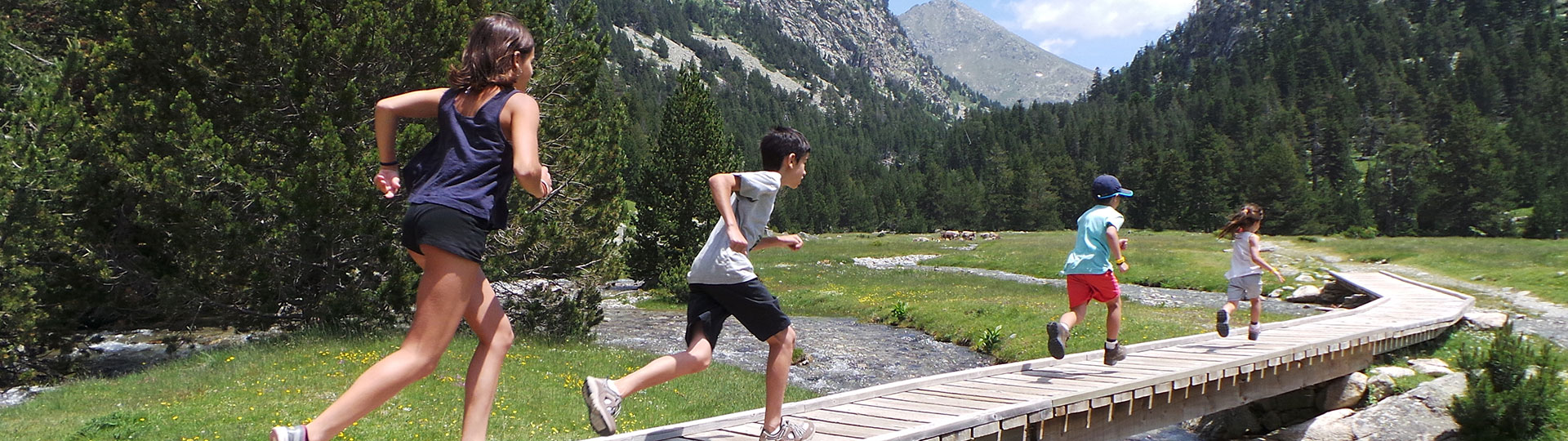 Personnes visitant le parc national d'Aigüestortes, Lérida