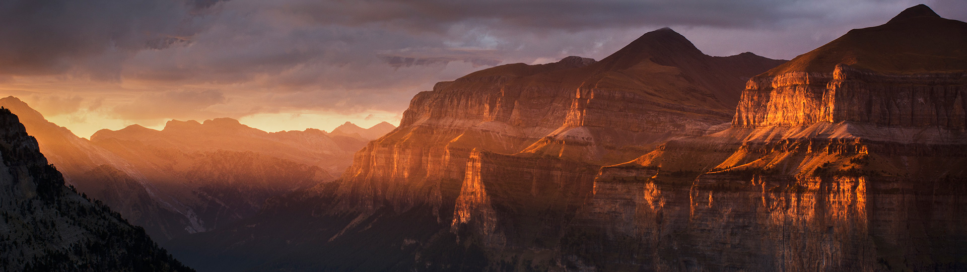 Coucher de soleil dans le Parc naturel d'Ordesa et du Mont-Perdu.