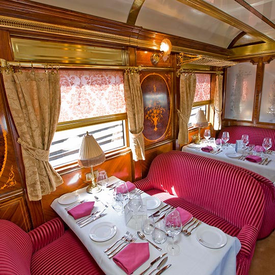 Sala da pranzo del treno Al Ándalus