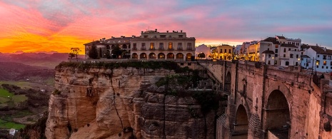 Coucher de soleil à Ronda, province de Malaga