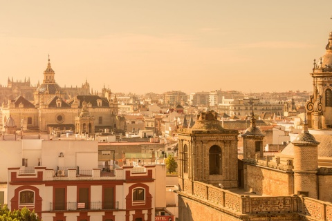 Vista de Sevilla al atardecer