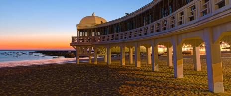 Praia de La Caleta en Cádiz, Andaluzia