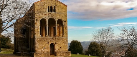 Kirche Santa María del Naranco