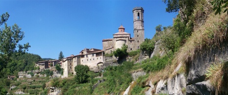  Vue panoramique de Rupit i Pruit, dans la province de Barcelone