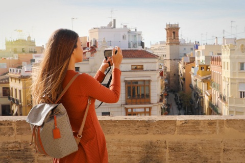 Turista tomando uma fotografia de Valência