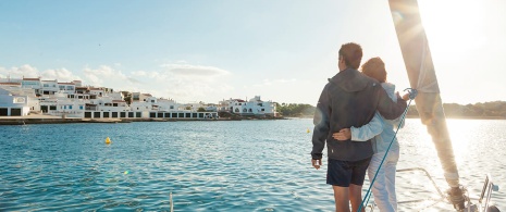 Velero en Menorca