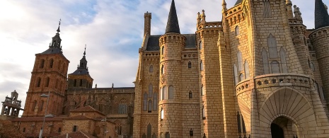 Palacio de Gaudí y Catedral de Astorga