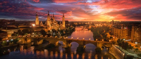 Sonnenuntergang in Zaragoza, Aragonien