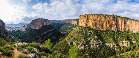 Panoramica di Chulilla e le gole nei pressi di Valencia, Comunità Valenciana