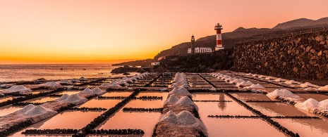 Sonnenuntergang bei den Salinen von Fuencaliente auf La Palma, Kanarische Inseln