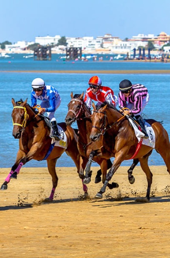 Courses de chevaux sur la plage de Sanlúcar de Barrameda, Cadix