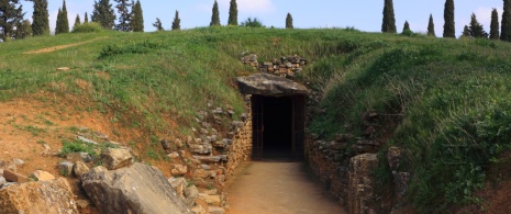 Detalle del Conjunto Arqueológico Dólmenes de Antequera en Málaga, Andalucía