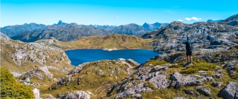 Ibón Estanés, em Huesca, um dos mais conhecidos por sua grande beleza