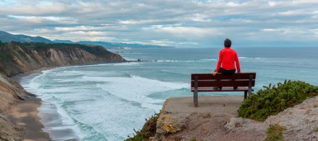 Die Bank am Aussichtspunkt Sablón am Cabo Vidio, Asturien