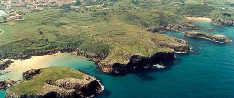 Plaża Cué w Llanes (Asturia)